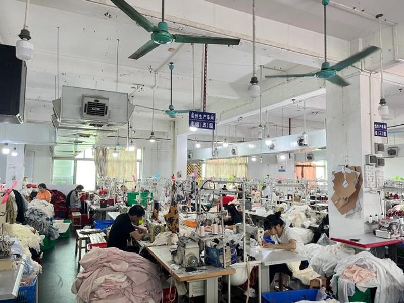校服加工:行业动态与未来趋势